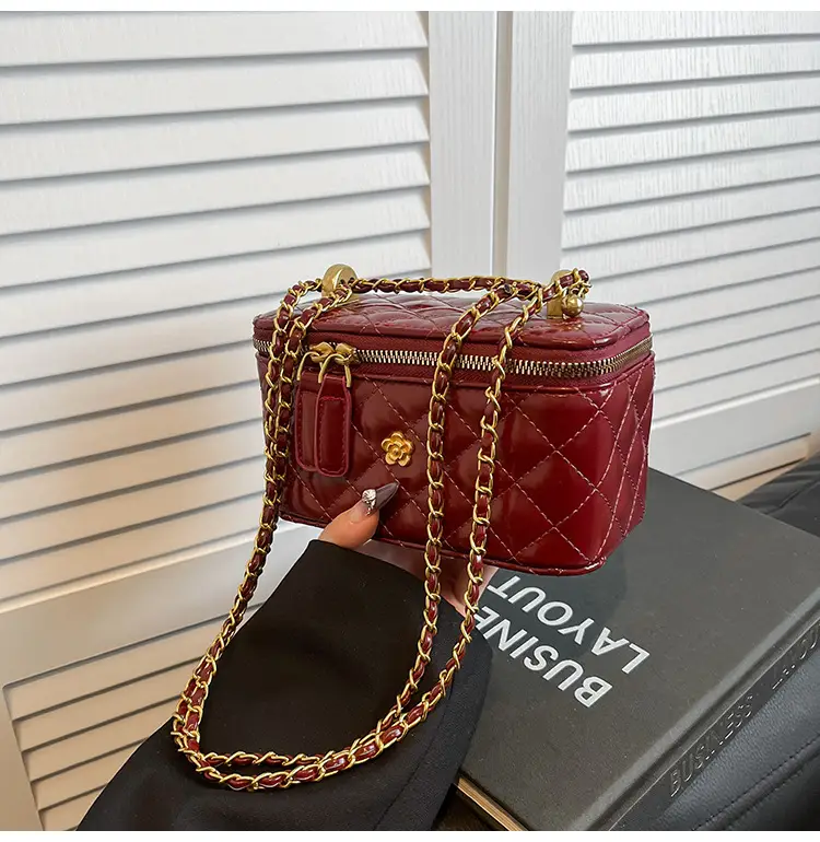 Chanel Style Diamond Chain Shoulder Bag for Women — feature 30