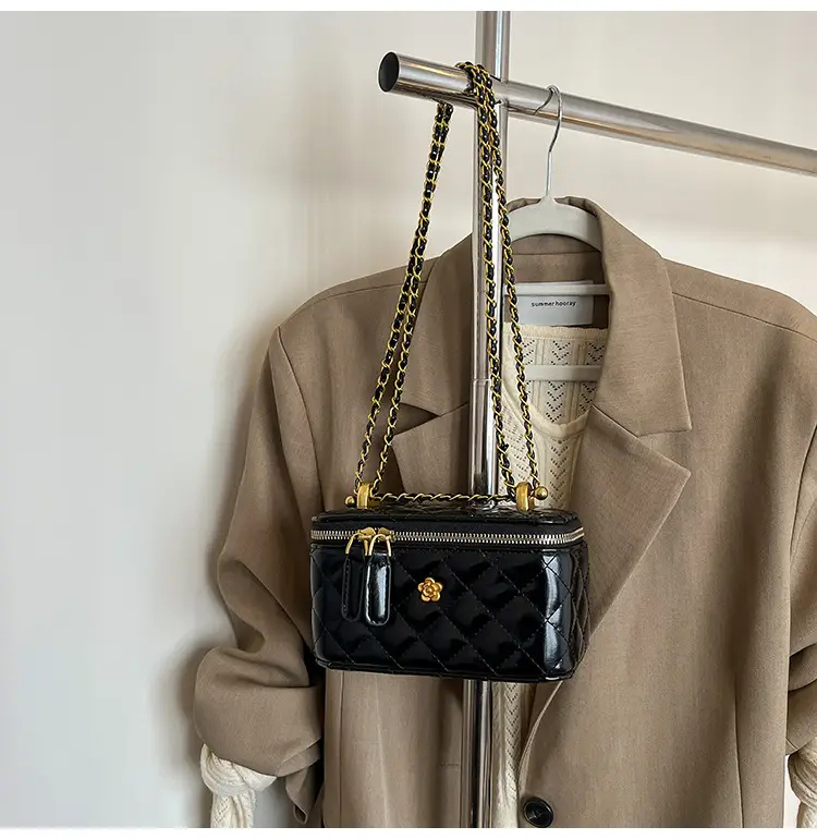 Chanel Style Diamond Chain Shoulder Bag for Women — feature 31