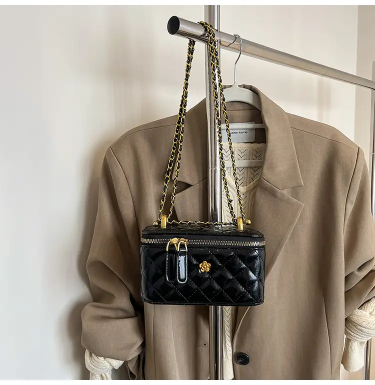 Chanel Style Diamond Chain Shoulder Bag for Women — feature 32