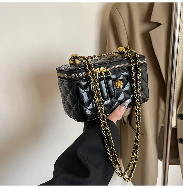 Chanel Style Diamond Chain Shoulder Bag for Women — feature 33