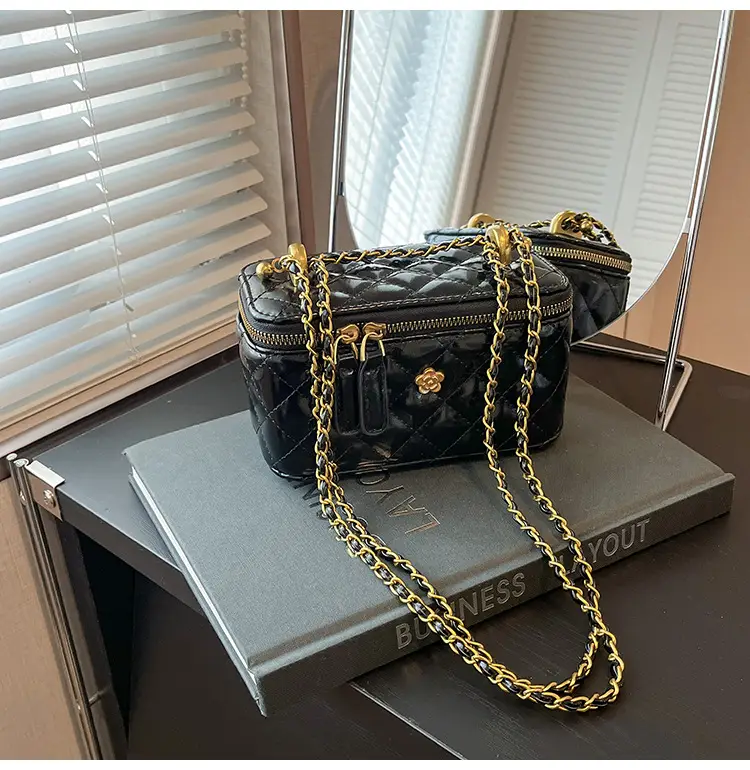 Chanel Style Diamond Chain Shoulder Bag for Women — feature 36