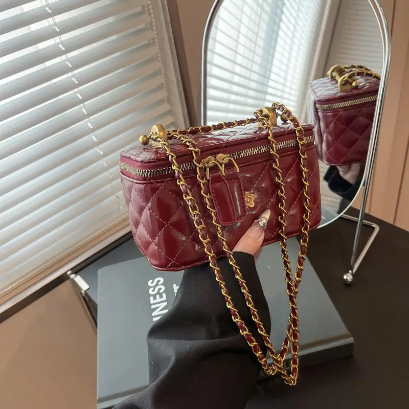 Chanel Style Diamond Chain Shoulder Bag for Women - Image 2