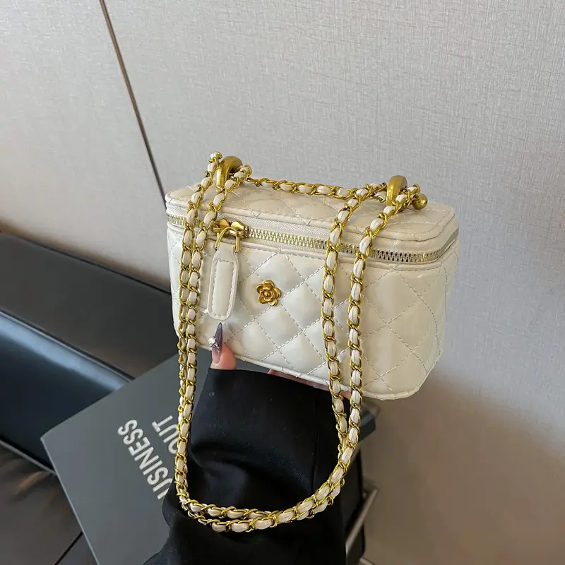 Chanel Style Diamond Chain Shoulder Bag for Women - Image 3