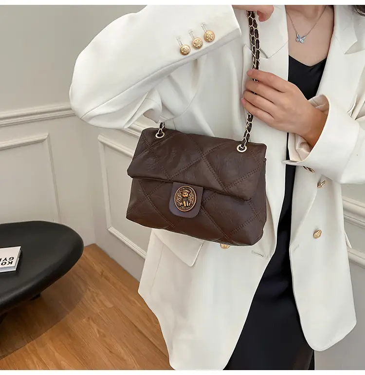 Women's Crossbody Bag with Rhombic Chain & Gold Logo — feature 12