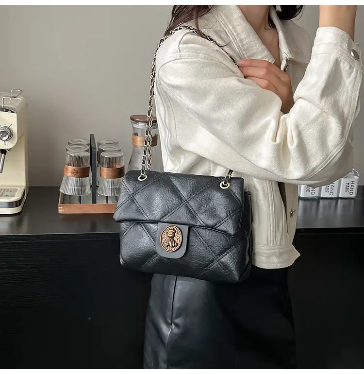 Women's Crossbody Bag with Rhombic Chain & Gold Logo — feature 14
