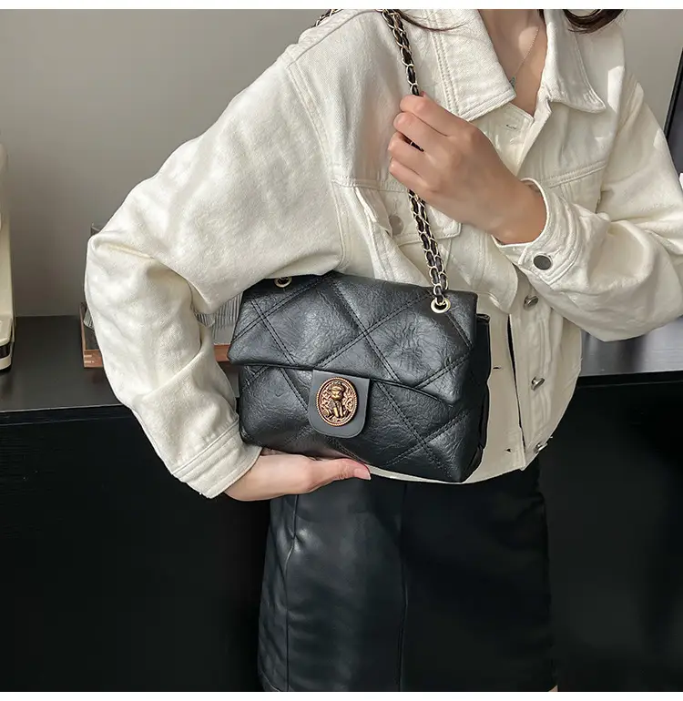 Women's Crossbody Bag with Rhombic Chain & Gold Logo — feature 15