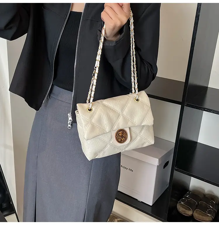 Women's Crossbody Bag with Rhombic Chain & Gold Logo — feature 8