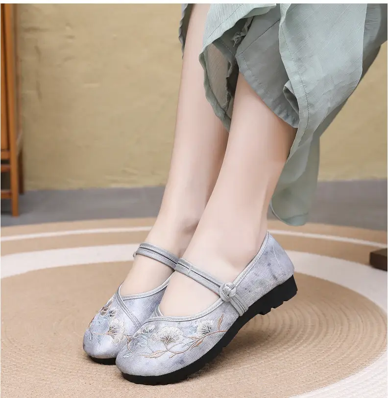 Ethnic Style Embroidered Shoes Antique Style Hanfu Shoes Old Beijing Cloth Shoes Women's Comfortable Soft Bottom Retro National Style Mother Shoes — feature 19