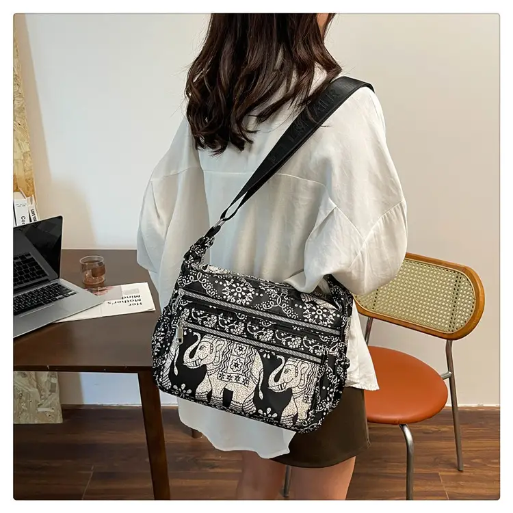 Women's Printed Oxford Shoulder Bag 2024 Large Capacity — feature 24