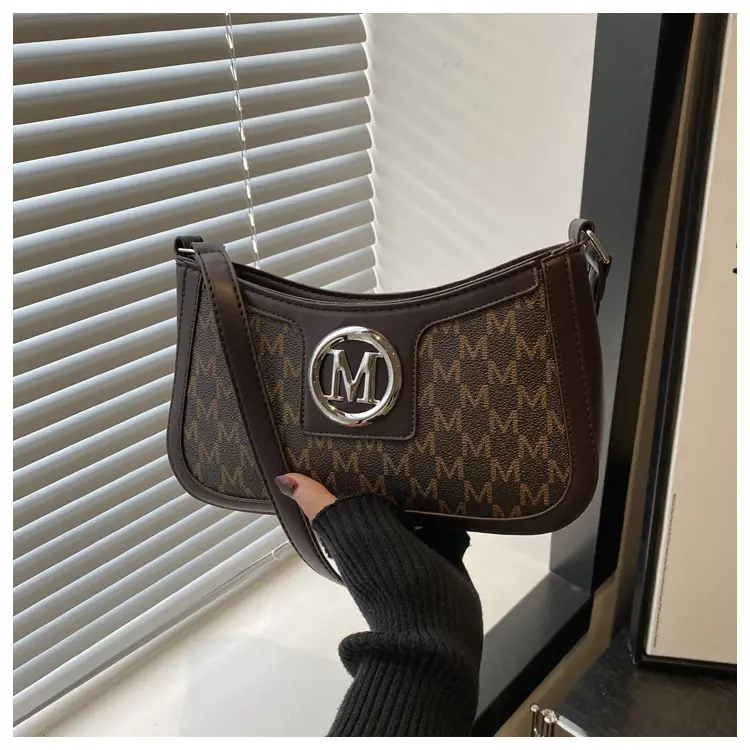 White Letter Print Shoulder Bag for Women — feature 21