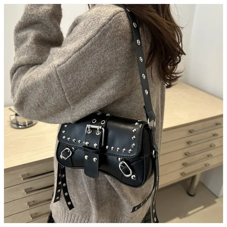 2025 New Commuter Crossbody Bag with Personalized Rivets — feature 18
