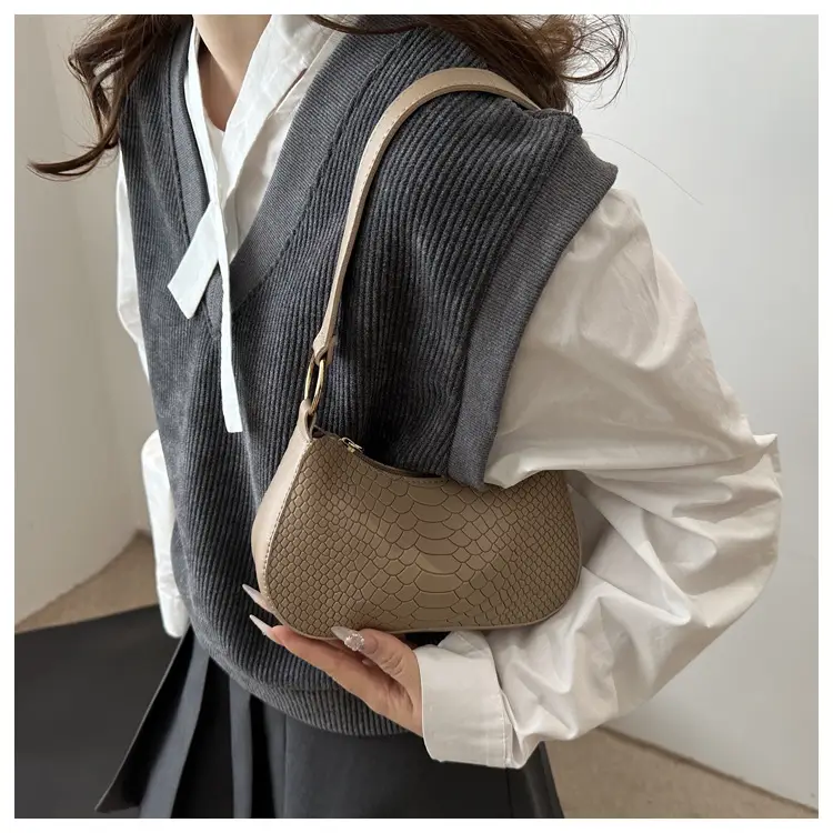 Black Croc Textured Shoulder Bag for Women 2024 — feature 8