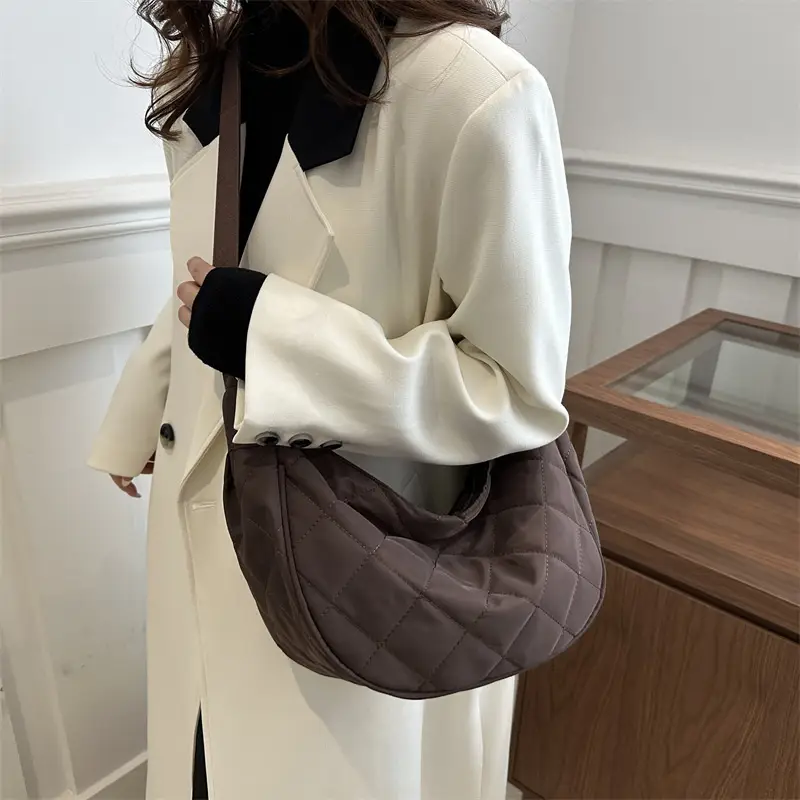 Large Capacity Rhombic Embroidery Shoulder Bag Women