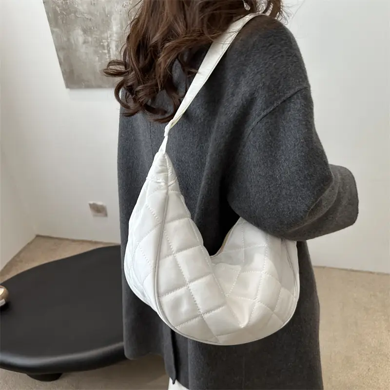 Large Capacity Rhombic Embroidery Shoulder Bag Women