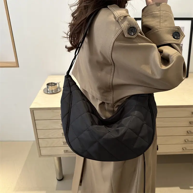 Large Capacity Rhombic Embroidery Shoulder Bag Women
