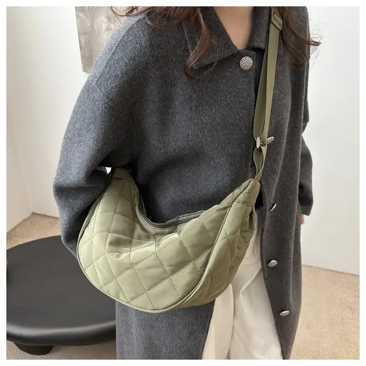 Large Capacity Rhombic Embroidery Shoulder Bag Women — feature 14