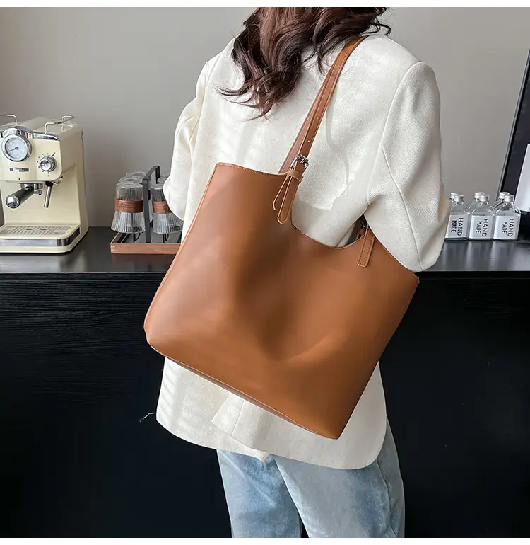 Women's Large Capacity Tan Shoulder Bag 2025 — feature 14