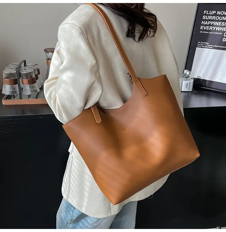 Women's Large Capacity Tan Shoulder Bag 2025 — feature 17