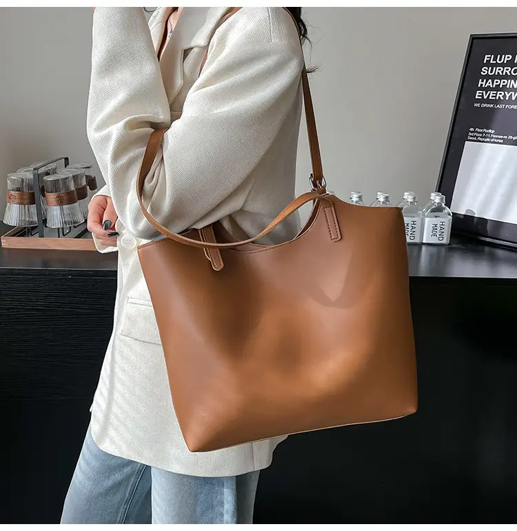 Women's Large Capacity Tan Shoulder Bag 2025 — feature 18
