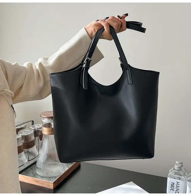 Women's Large Capacity Tan Shoulder Bag 2025 — feature 19