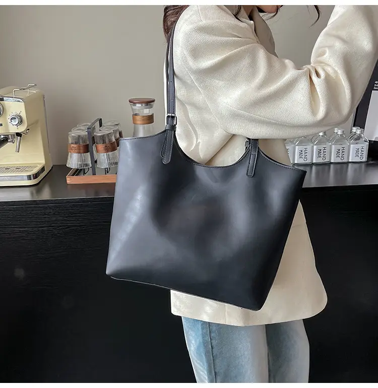 Women's Large Capacity Tan Shoulder Bag 2025 — feature 21