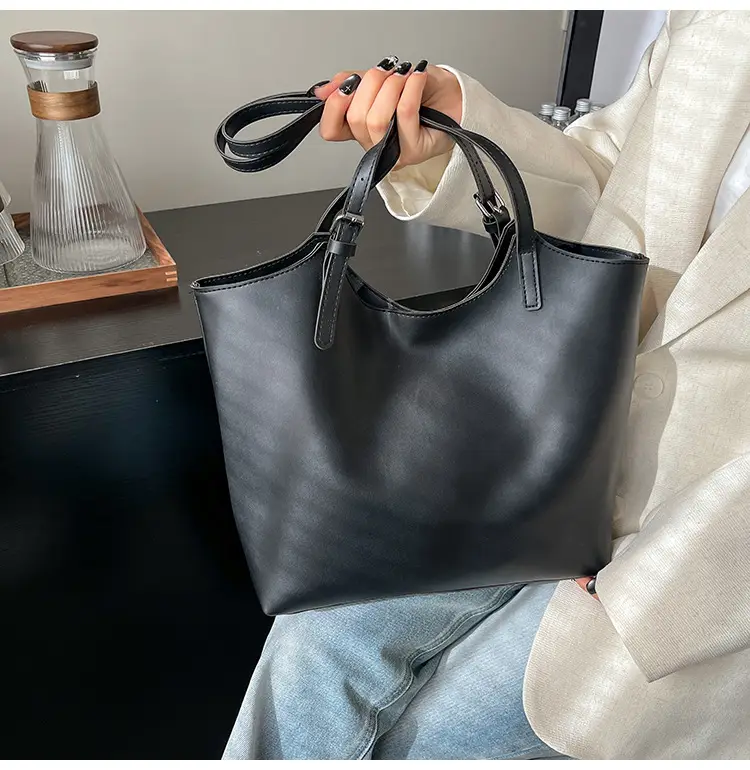 Women's Large Capacity Tan Shoulder Bag 2025 — feature 24