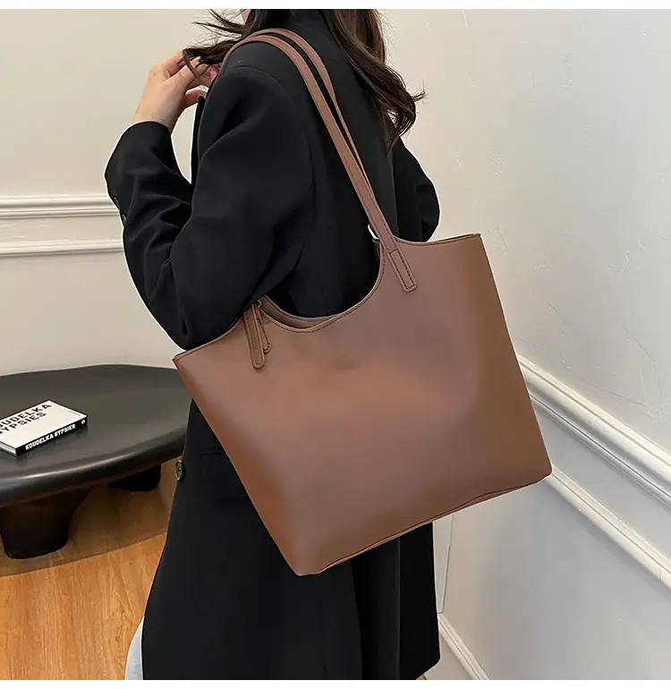 Women's Large Capacity Tan Shoulder Bag 2025 — feature 8