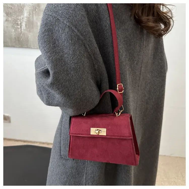 Black Retro Shoulder Crossbody Bag 2025 Kelly Style — feature 10