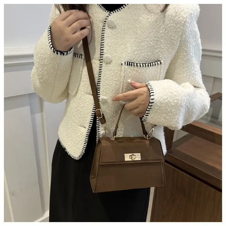 Black Retro Shoulder Crossbody Bag 2025 Kelly Style — feature 15
