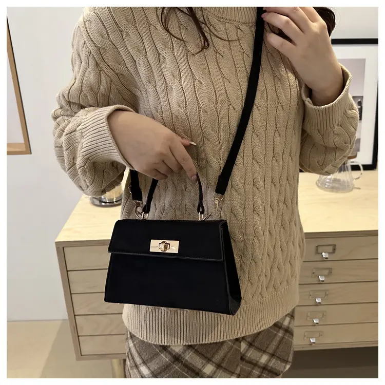 Black Retro Shoulder Crossbody Bag 2025 Kelly Style — feature 17