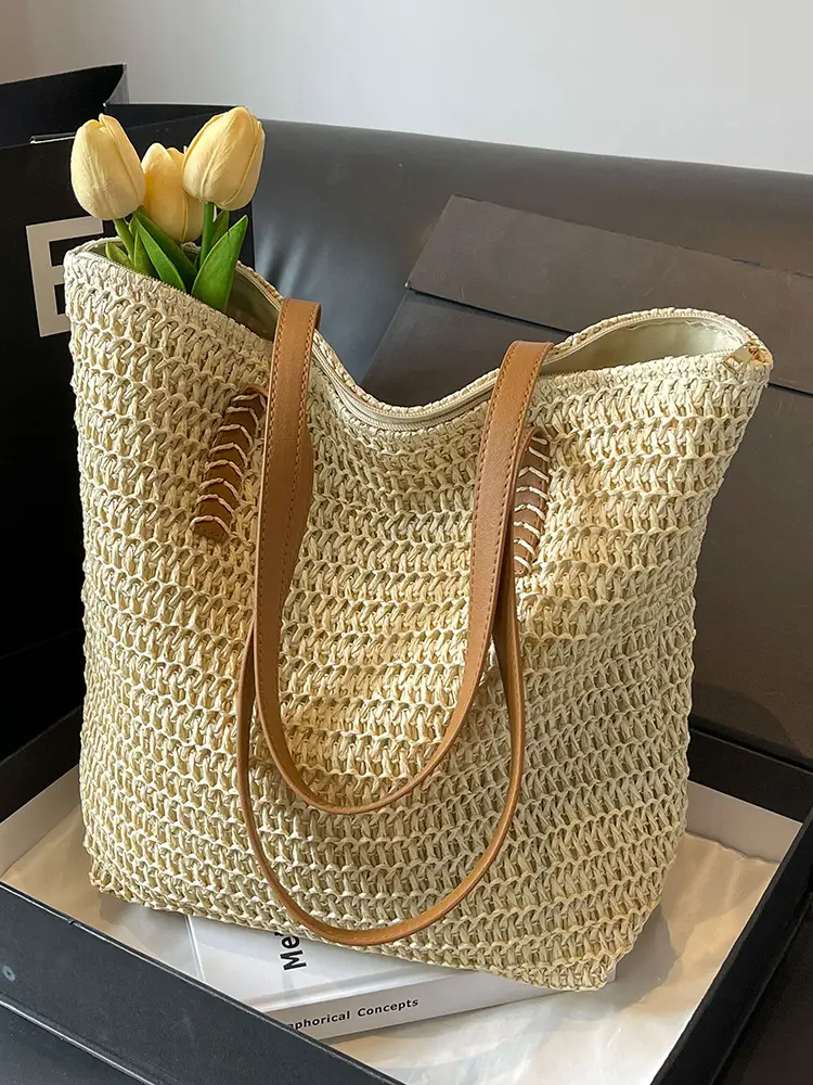 Hollow Straw Shoulder Bag Large Capacity Women