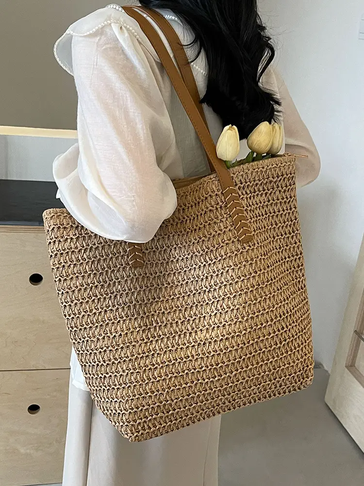 Hollow Straw Shoulder Bag Large Capacity Women