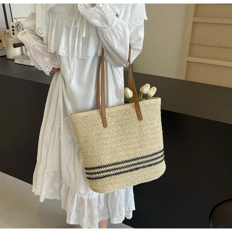 Hollow Straw Shoulder Bag Large Capacity Women — feature 18