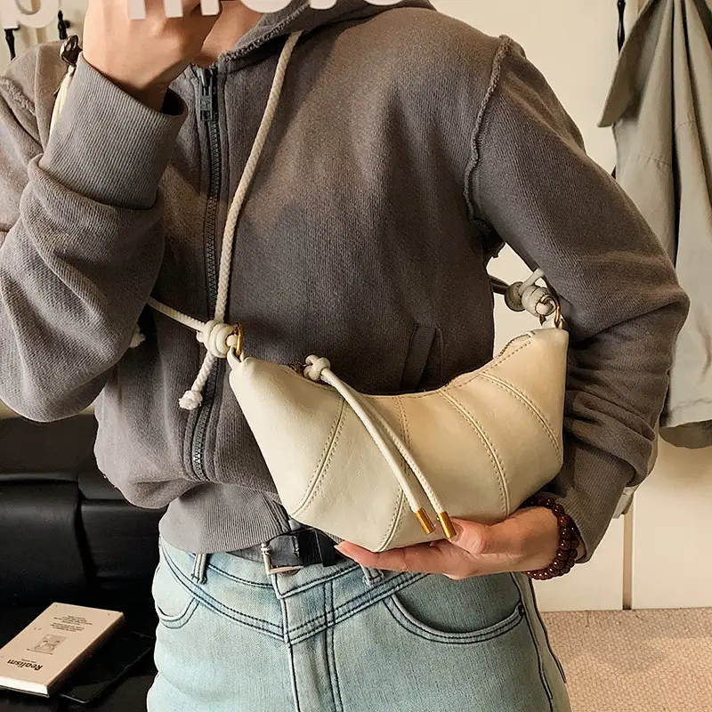 Women's Brown Leather Crossbody Bag with Chain Strap - Image 8