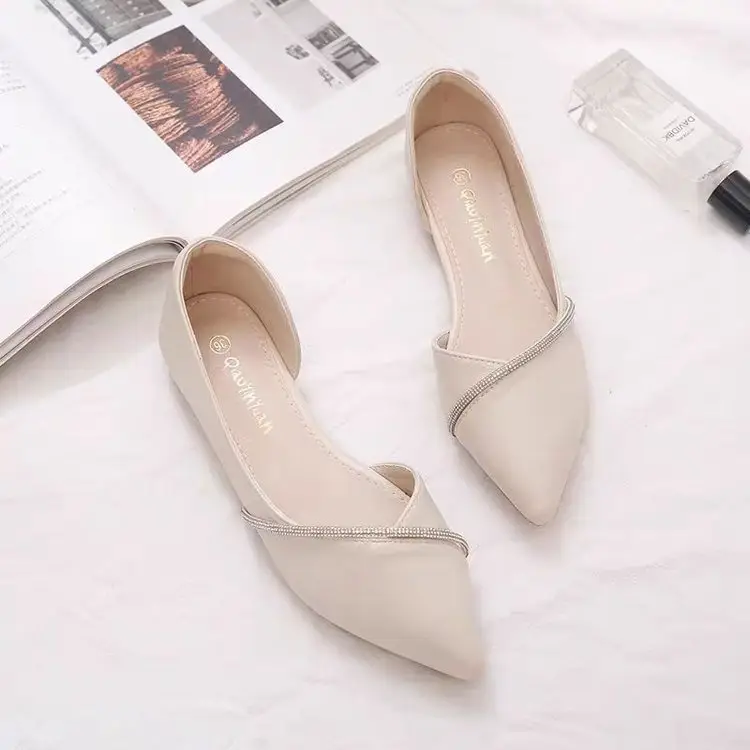 Elegant Women's Flat Pointed Shoes 2025 — feature 2