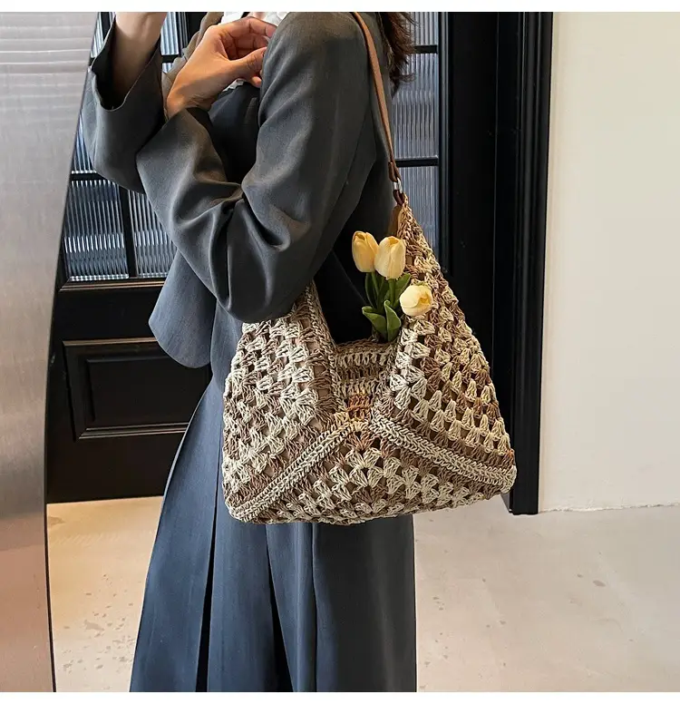 Women's Large Capacity Braided Leather Shoulder Bag — feature 12