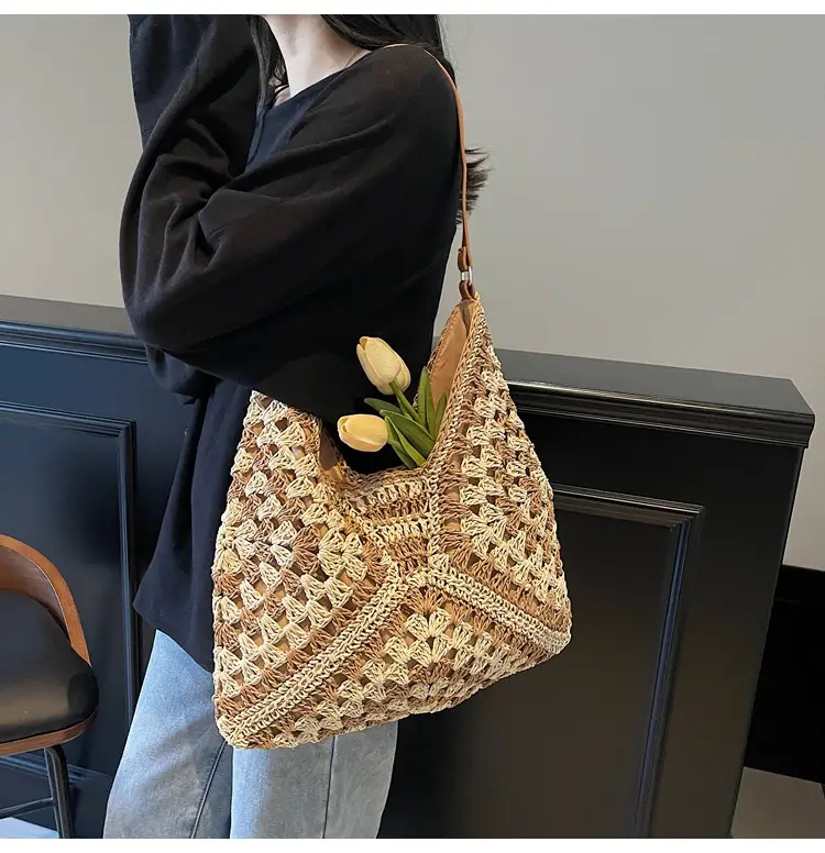 Women's Large Capacity Braided Leather Shoulder Bag — feature 5