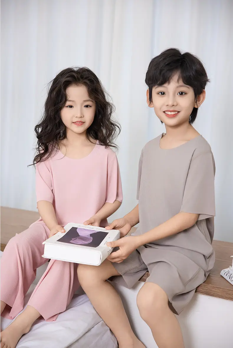 Summer New Style Boys' Short-Sleeved Loose Seamless Ice Silk Home Clothes Children's Two-Piece Set Girls' Pajamas Set Wholesale — feature 11