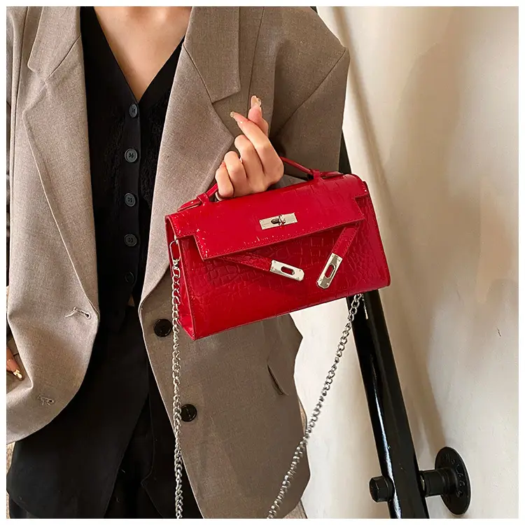 Red Croc Texture Shoulder Bag for Women 2025 — feature 12