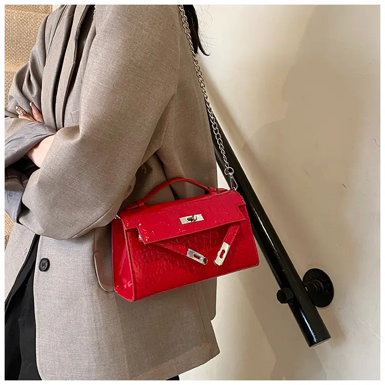 Red Croc Texture Shoulder Bag for Women 2025 — feature 13