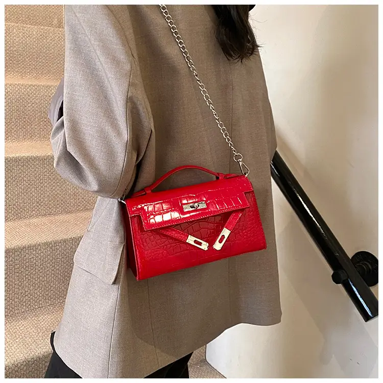 Red Croc Texture Shoulder Bag for Women 2025 — feature 14
