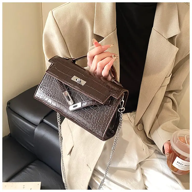 Red Croc Texture Shoulder Bag for Women 2025 — feature 22