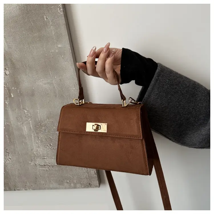 2025 Spring Brown Leather Shoulder Bag with Lock — feature 20