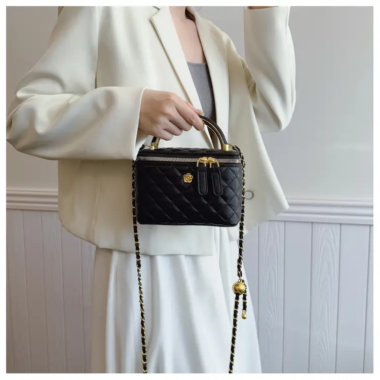 White Rhombic Crossbody Bag with Gold Chain — feature 29