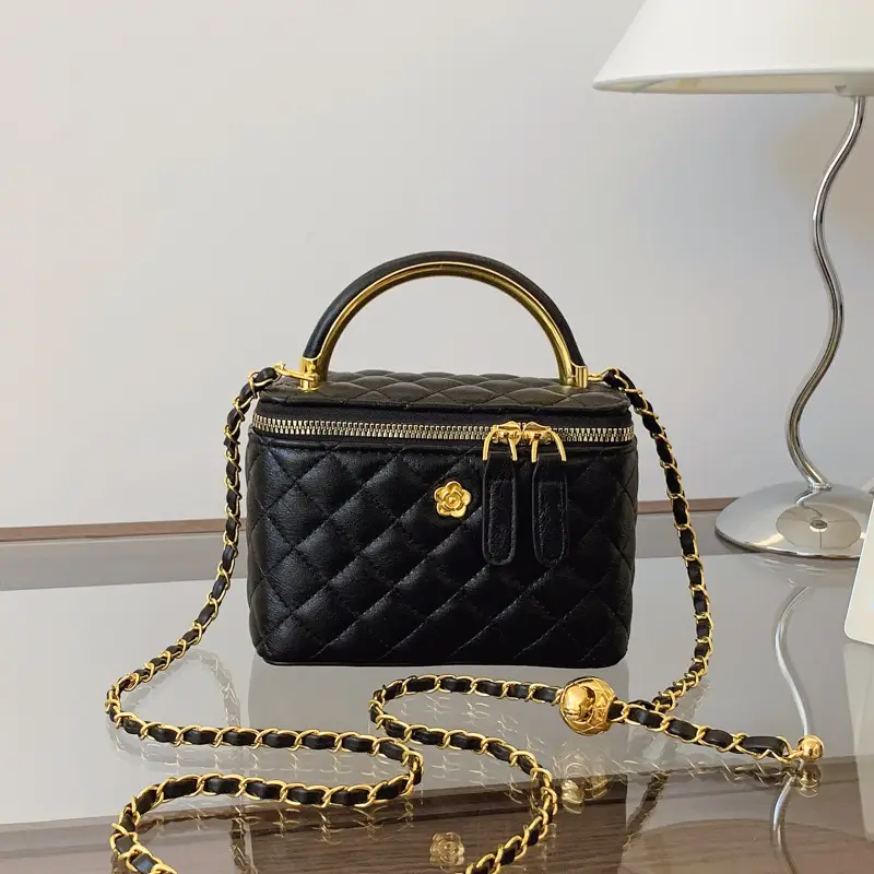White Rhombic Crossbody Bag with Gold Chain - Image 5