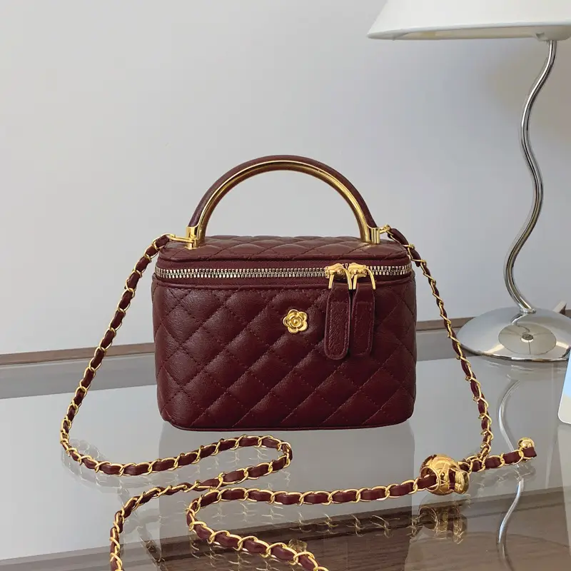 White Rhombic Crossbody Bag with Gold Chain - Image 7