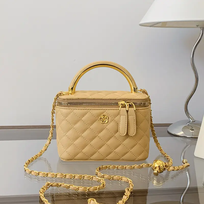 White Rhombic Crossbody Bag with Gold Chain - Image 8