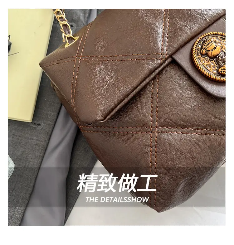 Women Rhomboid Chain Crossbody Bag Black 2025 — feature 5