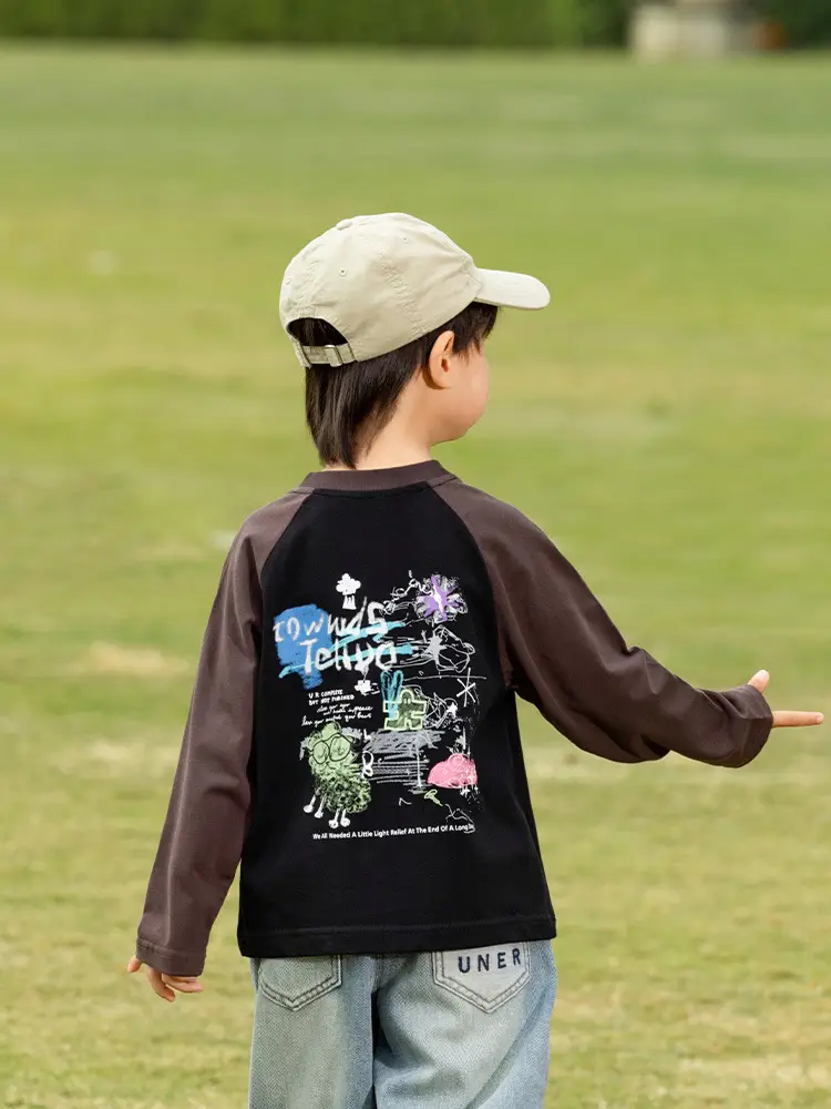 Boy's Korean Style Contrast Raglan T-Shirt with Letter Design