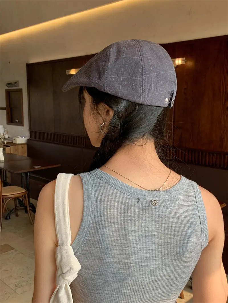 Women's Designer Spring Cap Black Grid Artistic Beret — feature 10